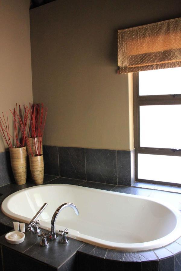 Bass Lake Country Lodge Pretoria-Noord Esterno foto
